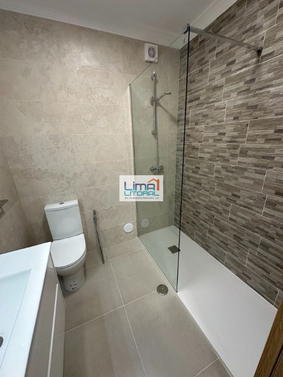 Apartamento T1 para Arrendamento em Parceiros e Azoia