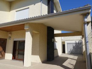 Semi-detached house 4 Bedrooms, for Sale