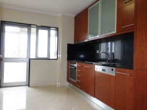 Apartamento 3 Quartos, para Arrendamento