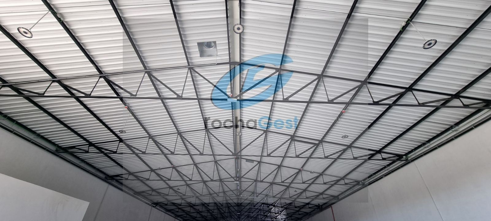 Armazém para Arrendamento em Vila Nova da Telha