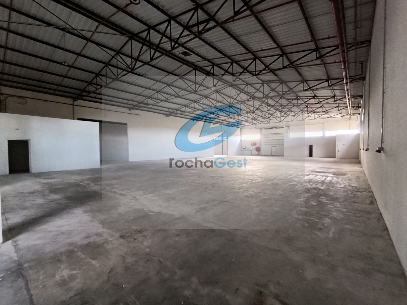 Armazém para Arrendamento em Vila Nova da Telha