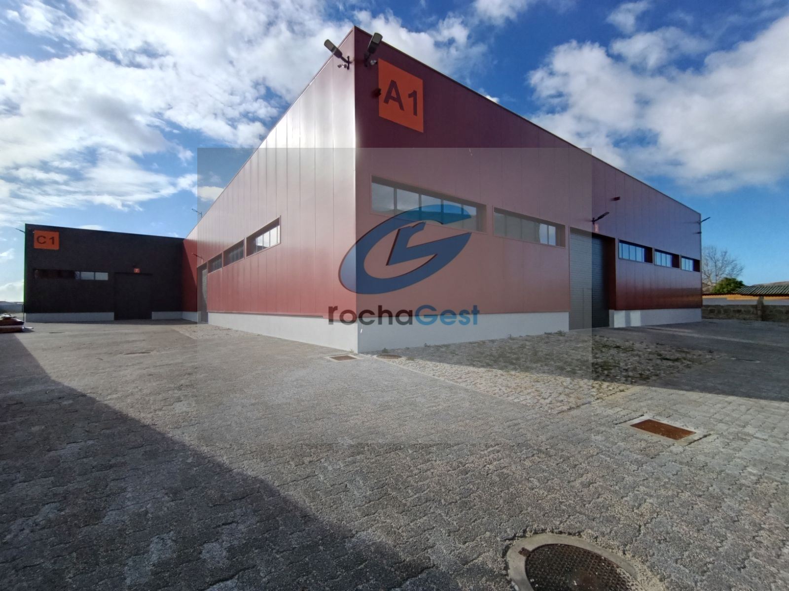 Armazém para Arrendamento em Vila Nova da Telha