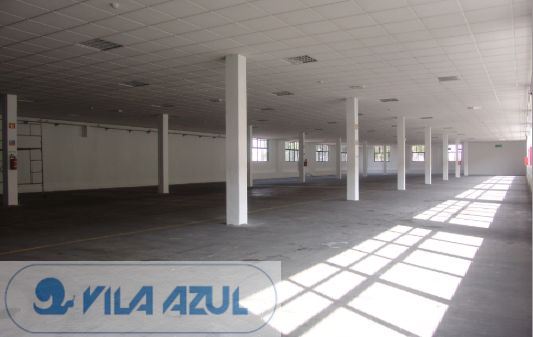 Armazém para Arrendamento em Paranhos Foto 1