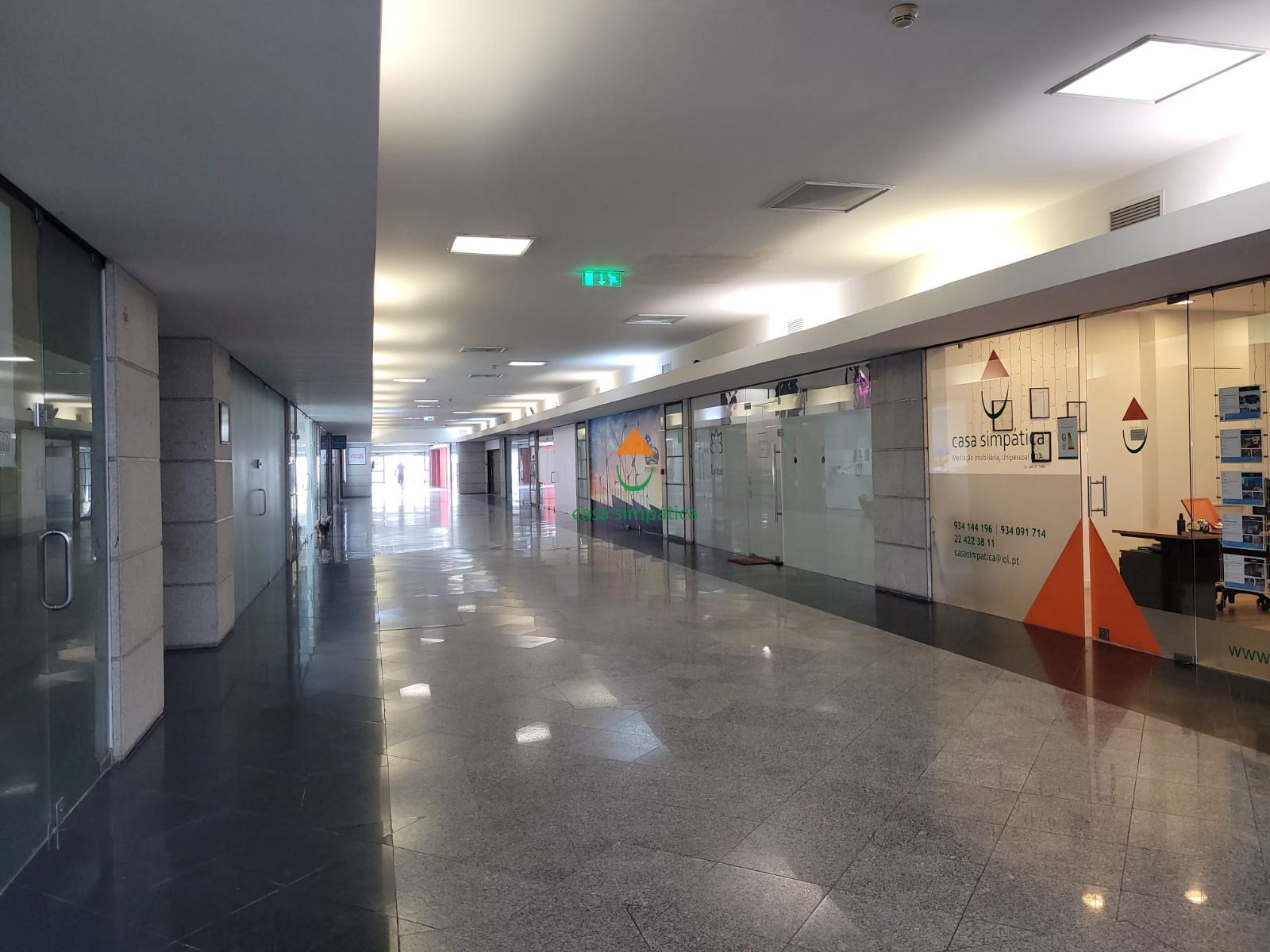 Loja para Venda em Gondomar (São Cosme), Valbom e Jovim