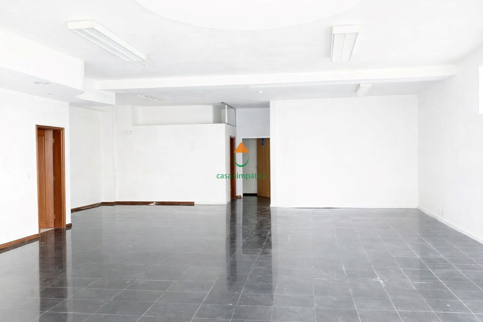 Loja para Arrendamento em Fânzeres e São Pedro da Cova