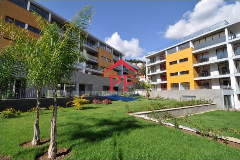 Apartamento T4 para Venda em Funchal (São Pedro)