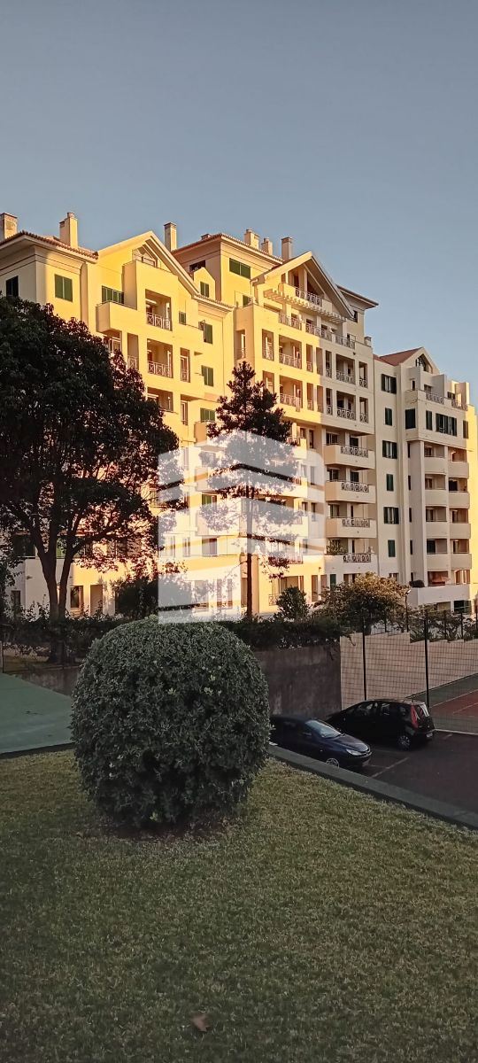 Apartamento T4 para Venda em São Martinho Foto 1