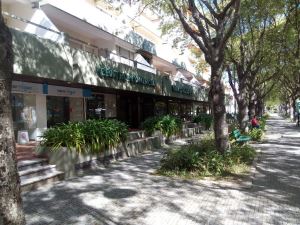 Loja em centro comercial, para Arrendamento