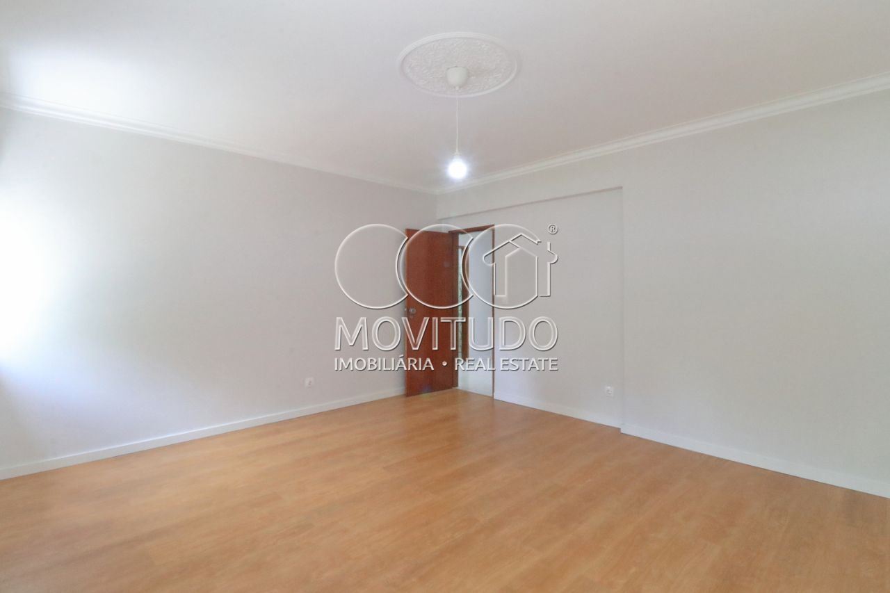 Apartamento T2 para Venda em Carregado e Cadafais