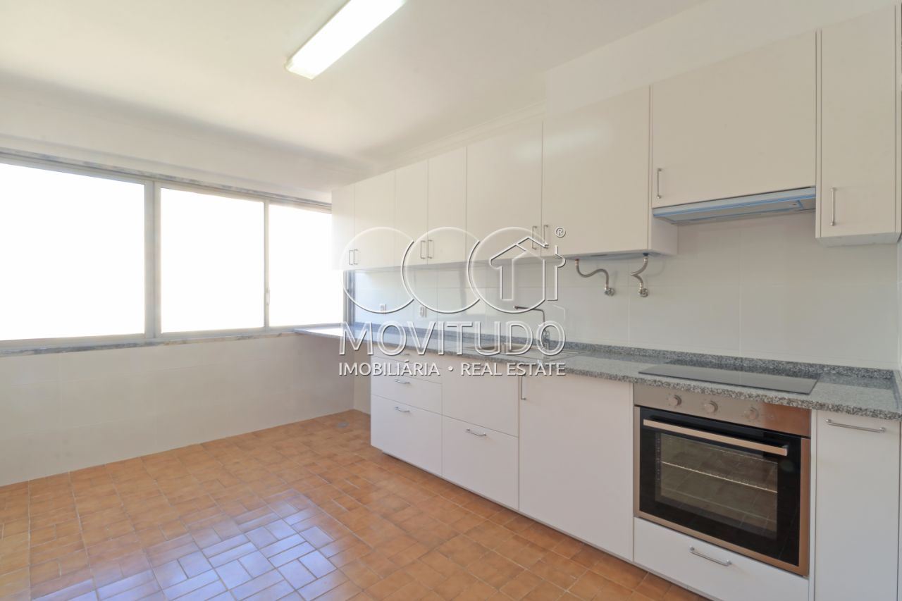 Apartamento T2 para Venda em Carregado e Cadafais