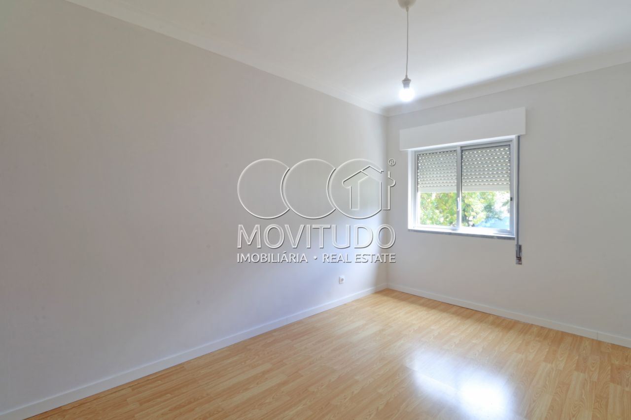 Apartamento T2 para Venda em Carregado e Cadafais