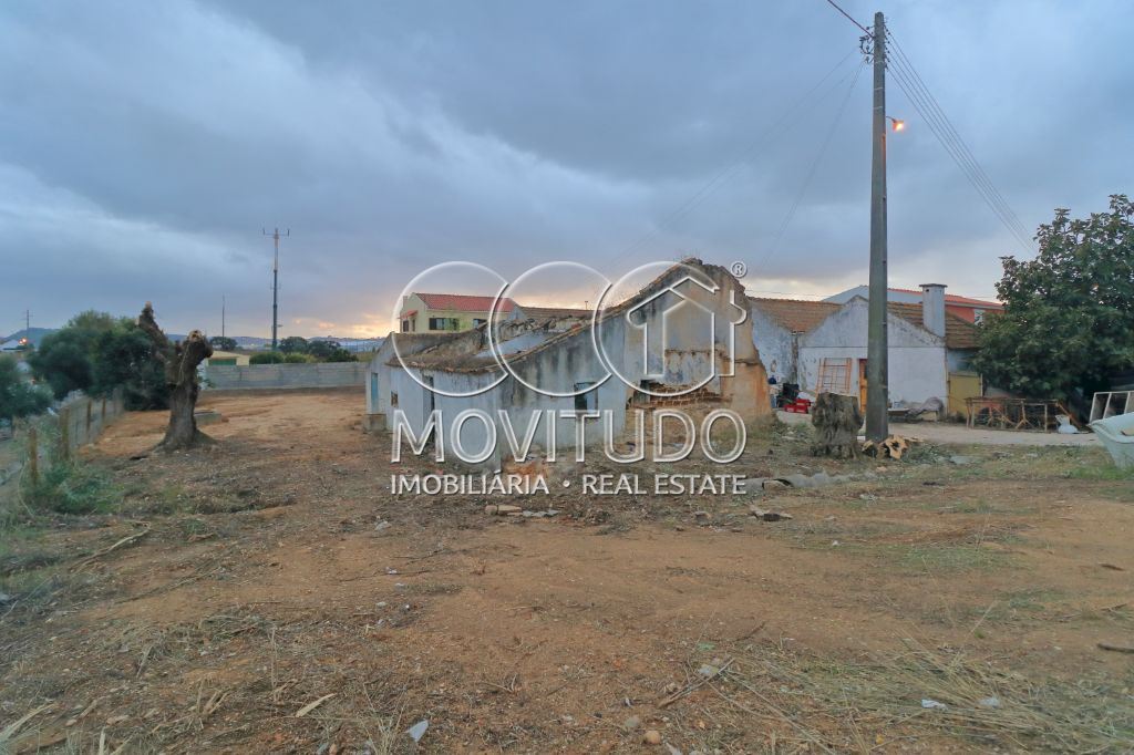 Terreno para Venda em Carregado e Cadafais