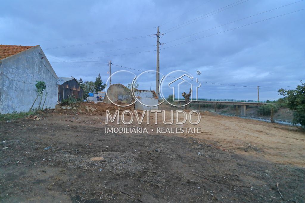 Terreno para Venda em Carregado e Cadafais