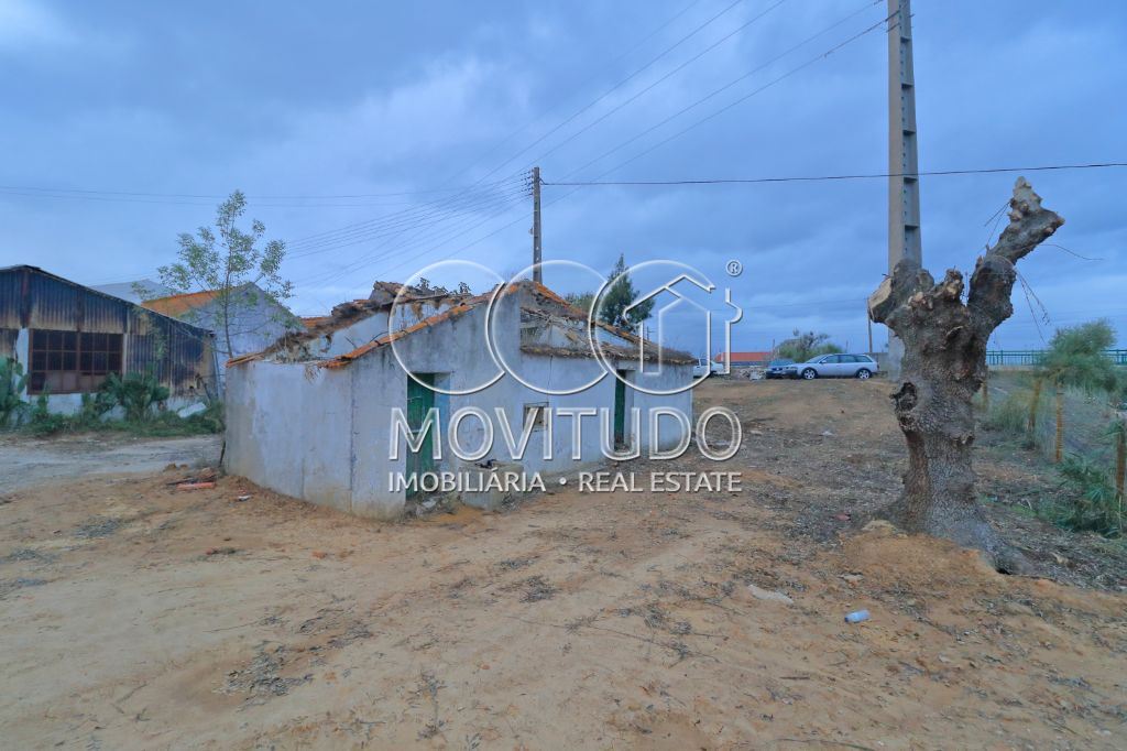 Terreno para Venda em Carregado e Cadafais