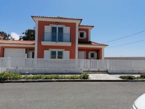 Moradia isolada com 4 Quartos para Compra