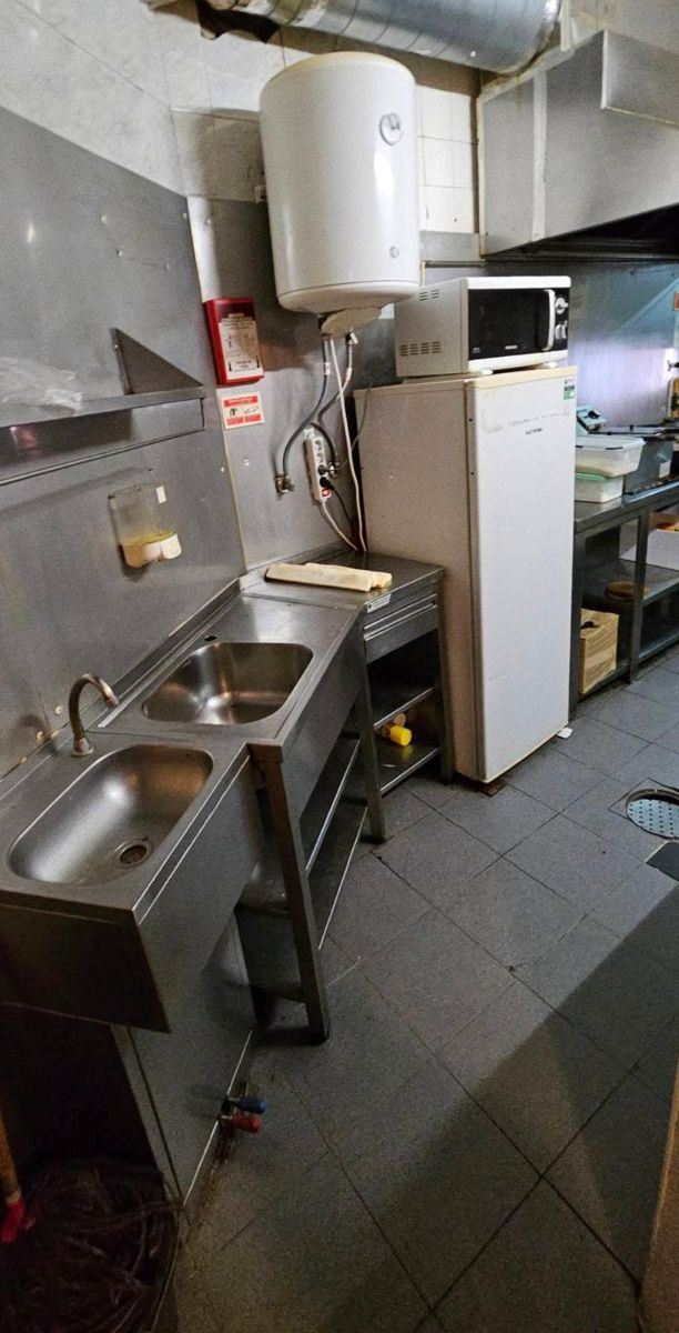 Negócio para Arrendamento em Falagueira-Venda Nova