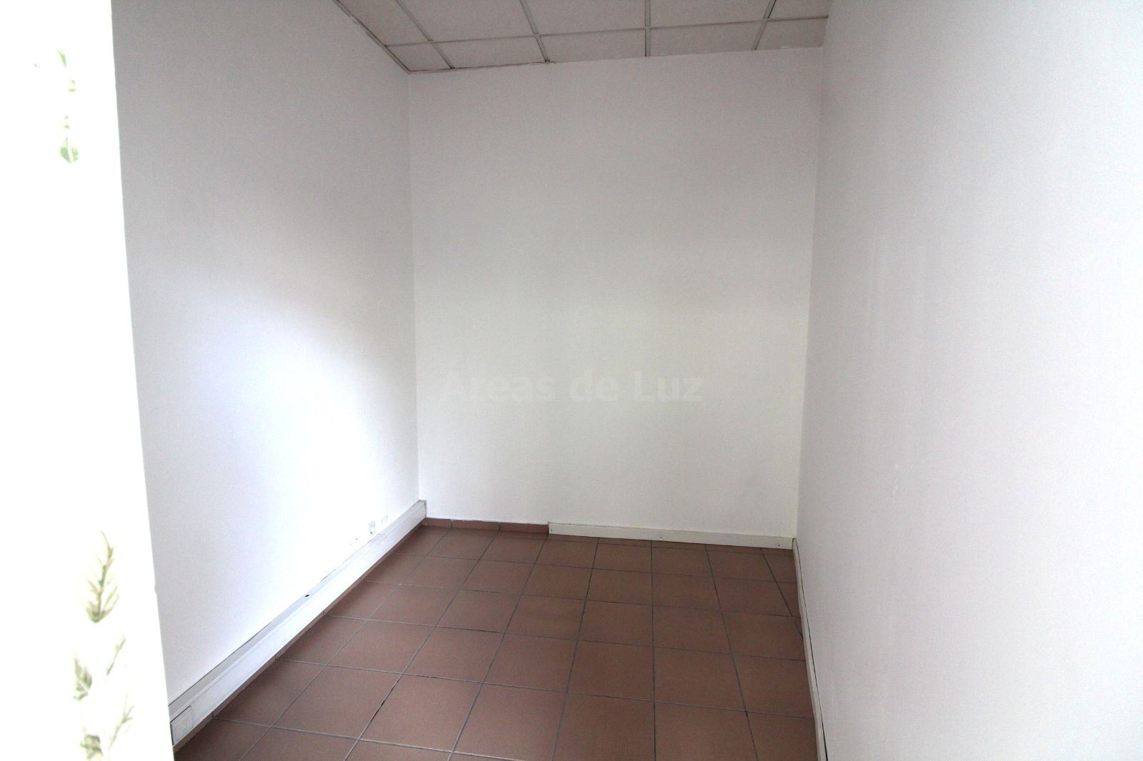 Loja para Arrendamento em Marrazes e Barosa