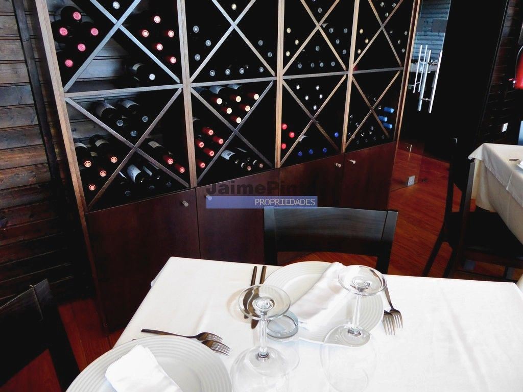 Negócio para Venda em Sé, Santa Maria e Meixedo