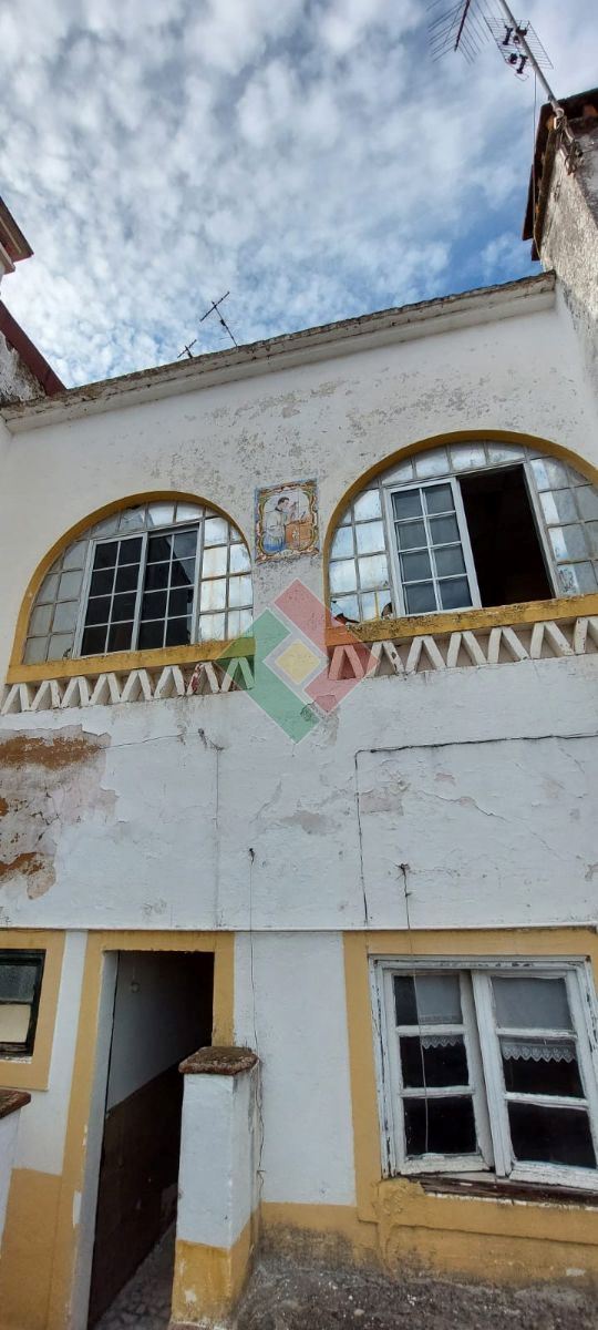 Moradia T9 para Venda em Sé e São Lourenço