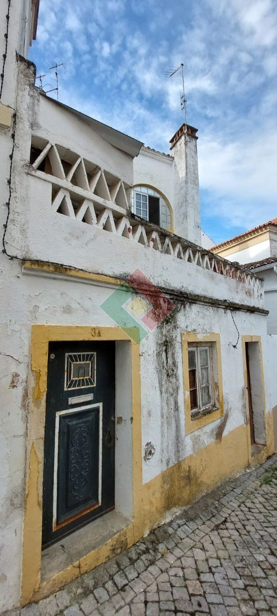 Moradia T9 para Venda em Sé e São Lourenço