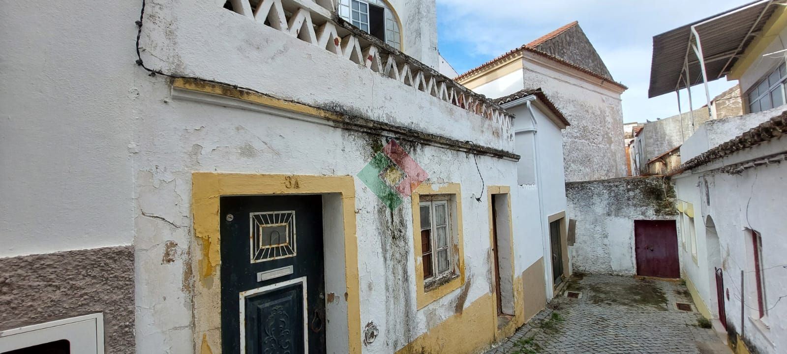 Moradia T9 para Venda em Sé e São Lourenço