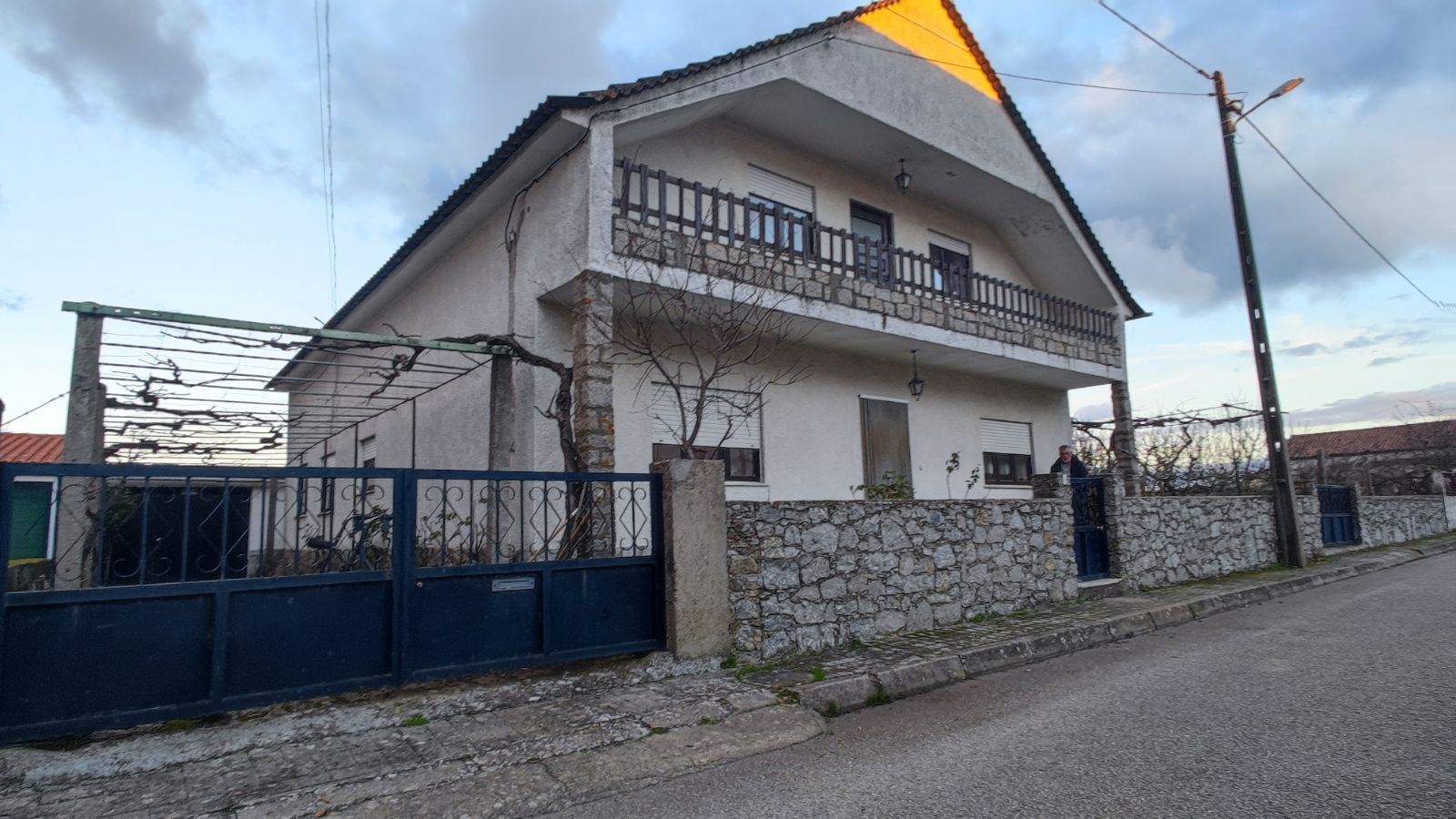 Moradia T4 para Venda em Almeida