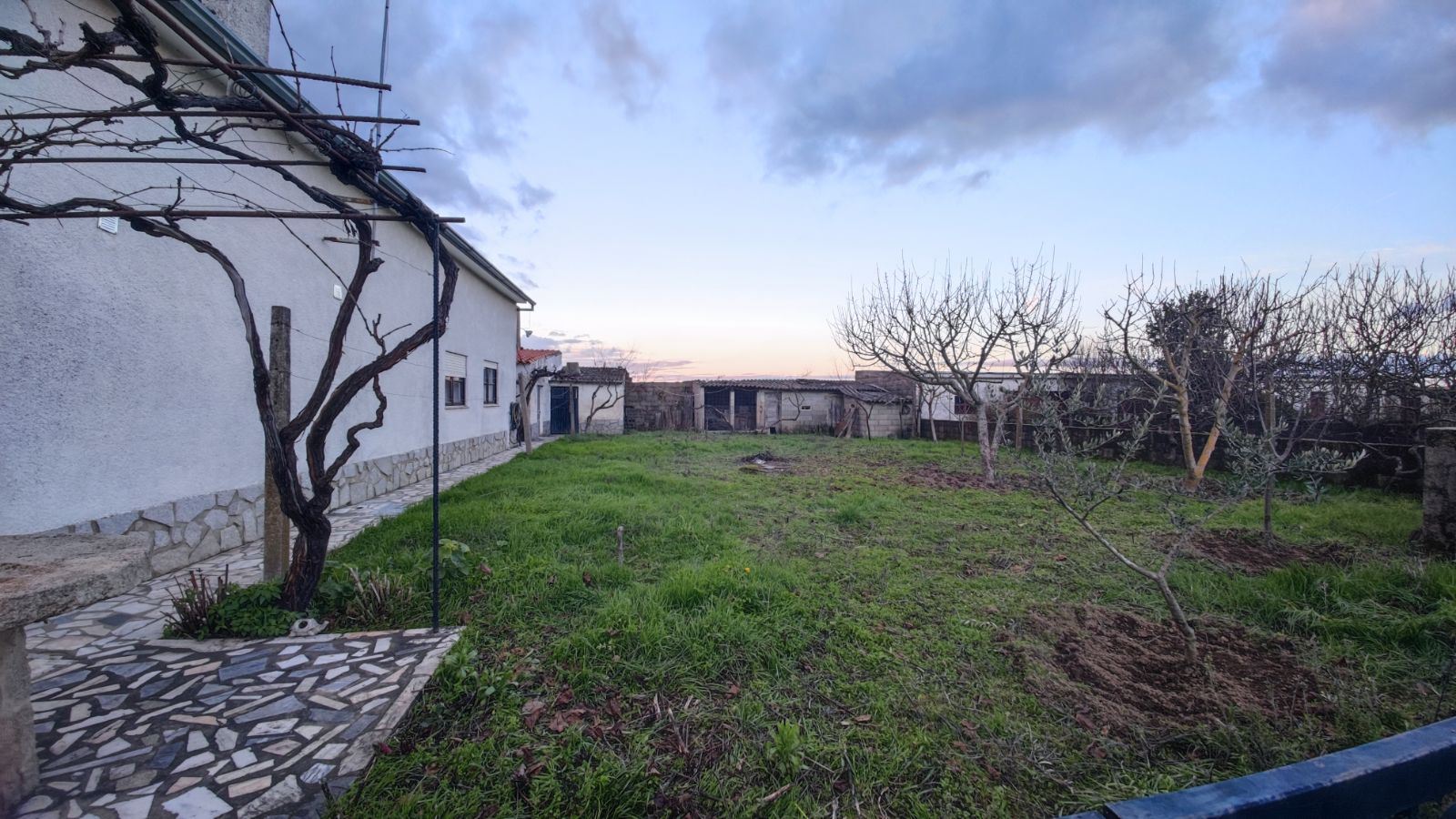 Moradia T4 para Venda em Almeida