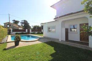 Casa aislada T4, para Alquiler