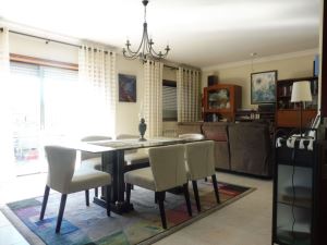 Apartamento com 3 Quartos para Compra