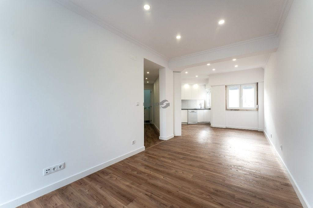 Apartamento T2 para Arrendamento em São Domingos de Benfica