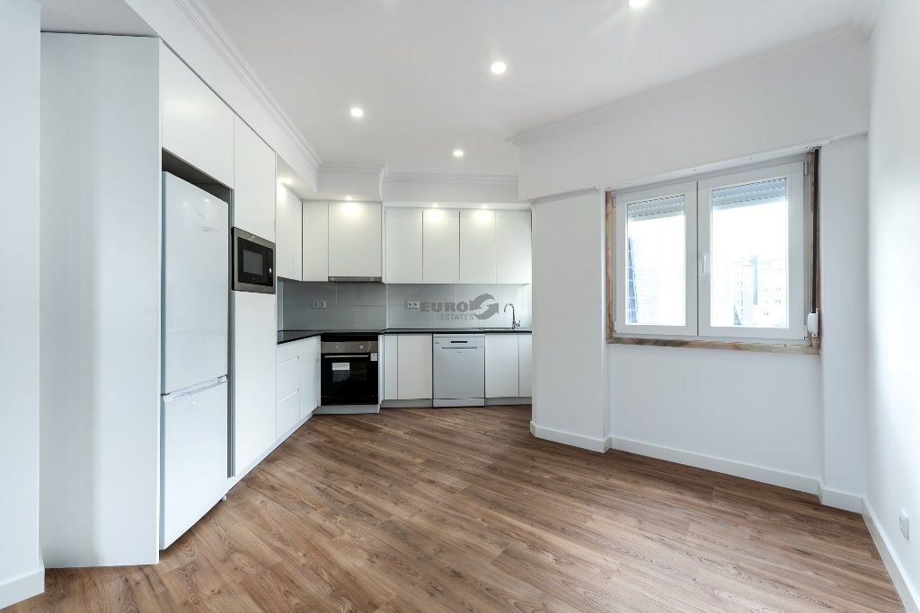 Apartamento T2 para Arrendamento em São Domingos de Benfica