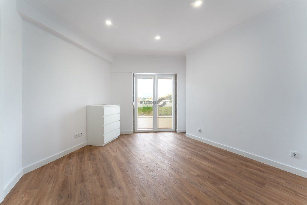 Apartamento T2 para Arrendamento em São Domingos de Benfica