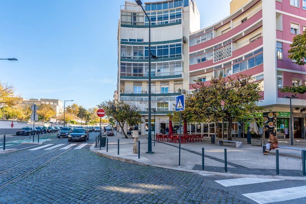 Apartamento T2 para Arrendamento em São Domingos de Benfica