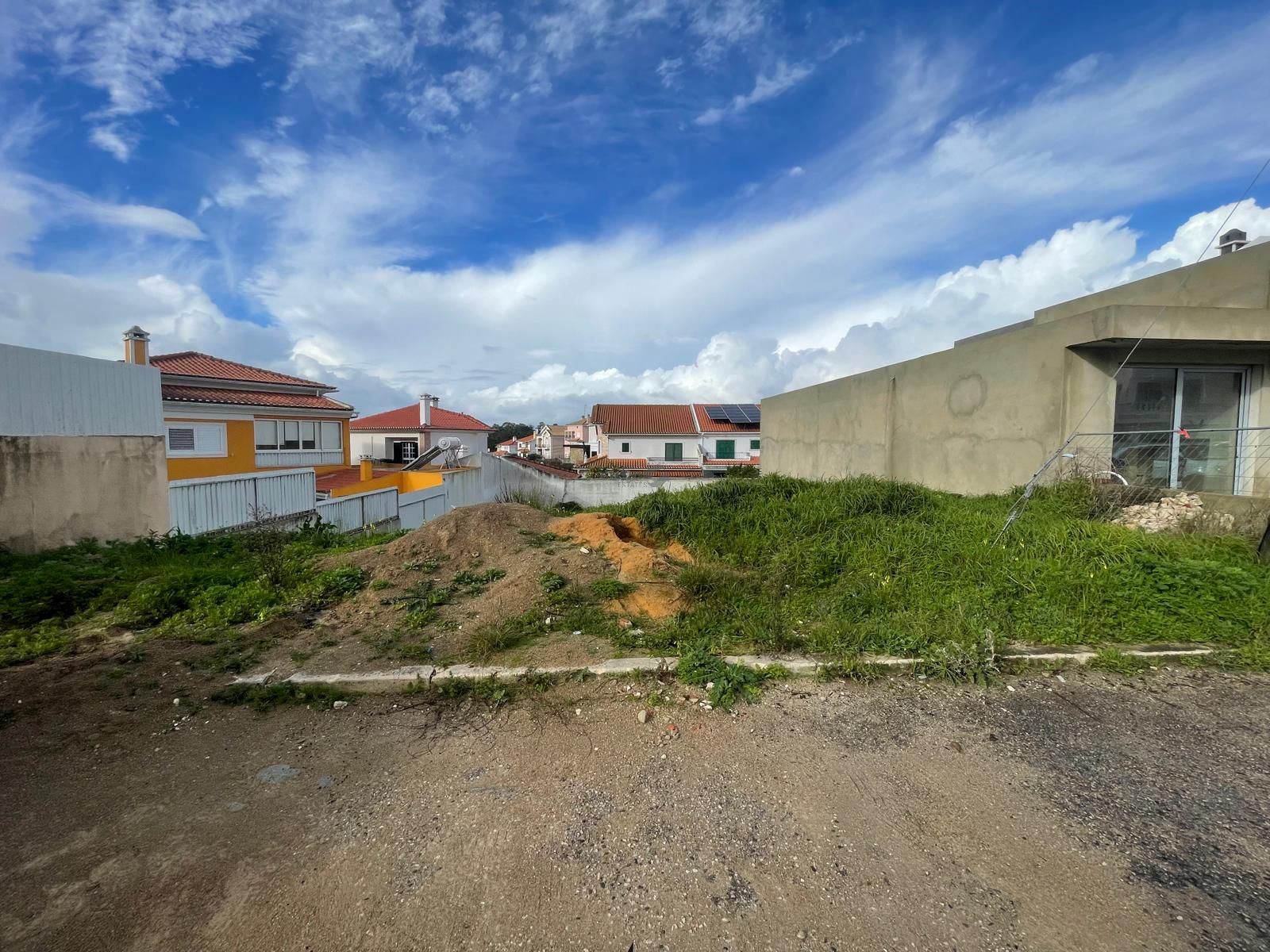Terreno para Venda em Charneca de Caparica e Sobreda