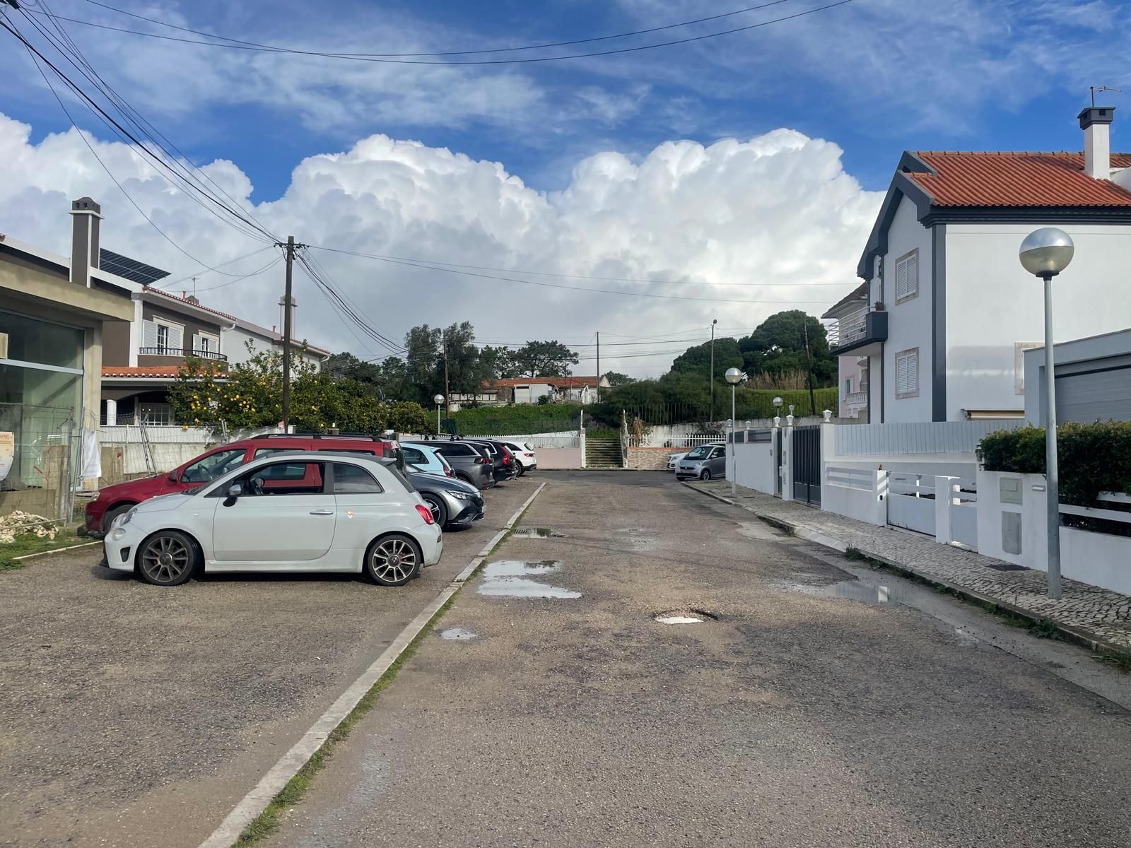 Terreno para Venda em Charneca de Caparica e Sobreda