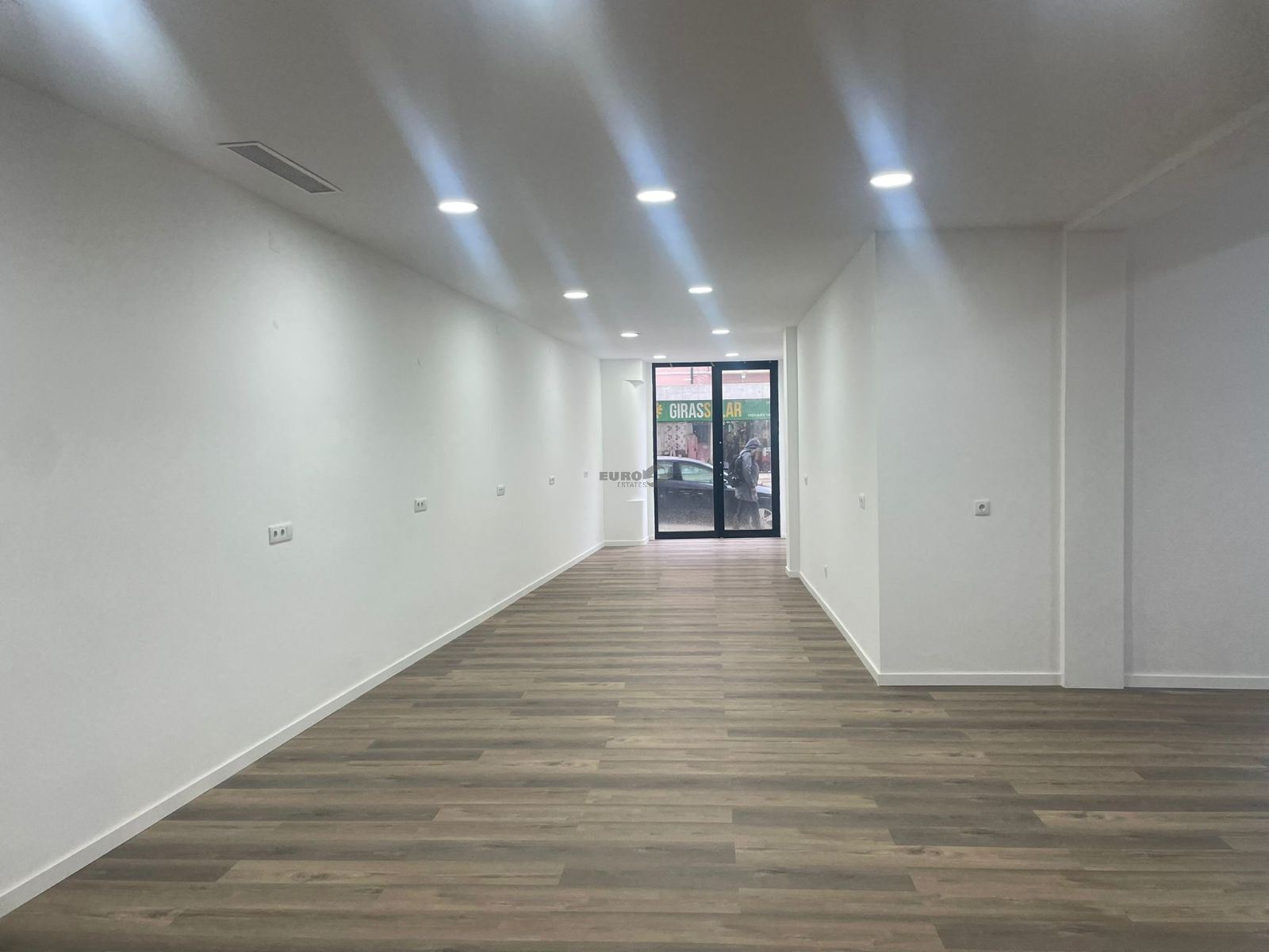 Loja para Arrendamento em Penha de França