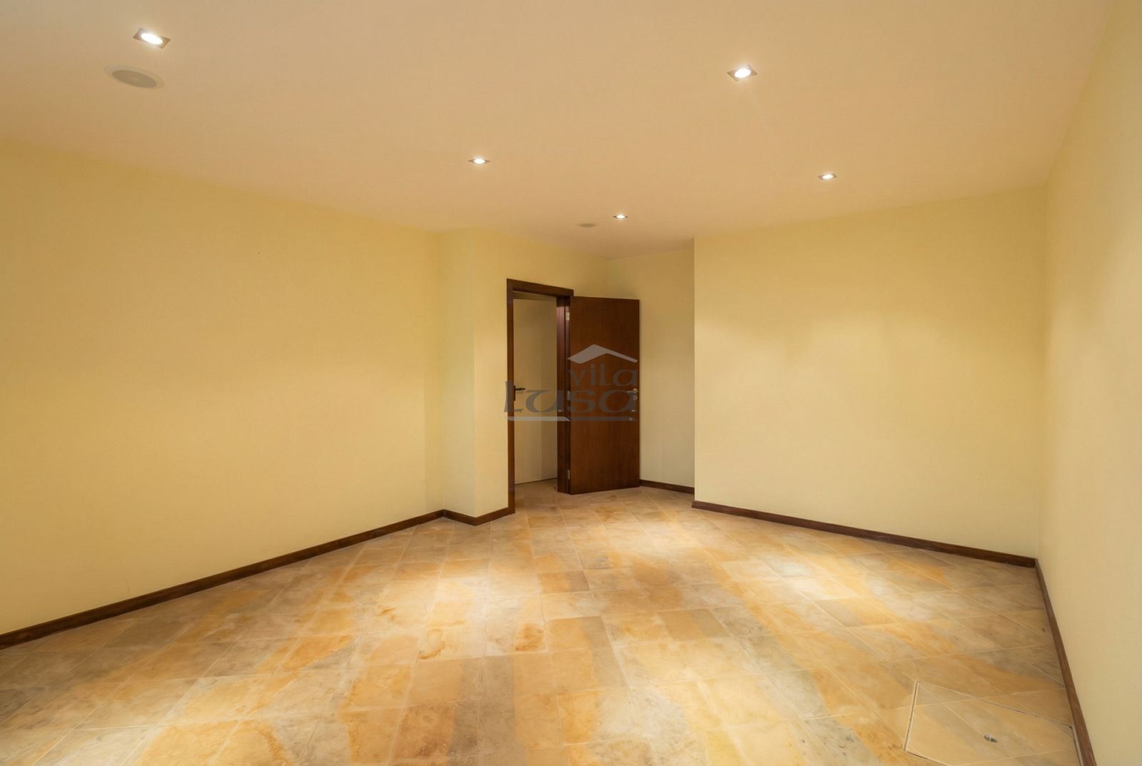 Moradia T4 para Venda em Mafamude e Vilar do Paraíso