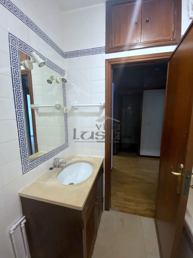 Apartamento T3 para Arrendamento em Aldoar, Foz do Douro e Nevogilde