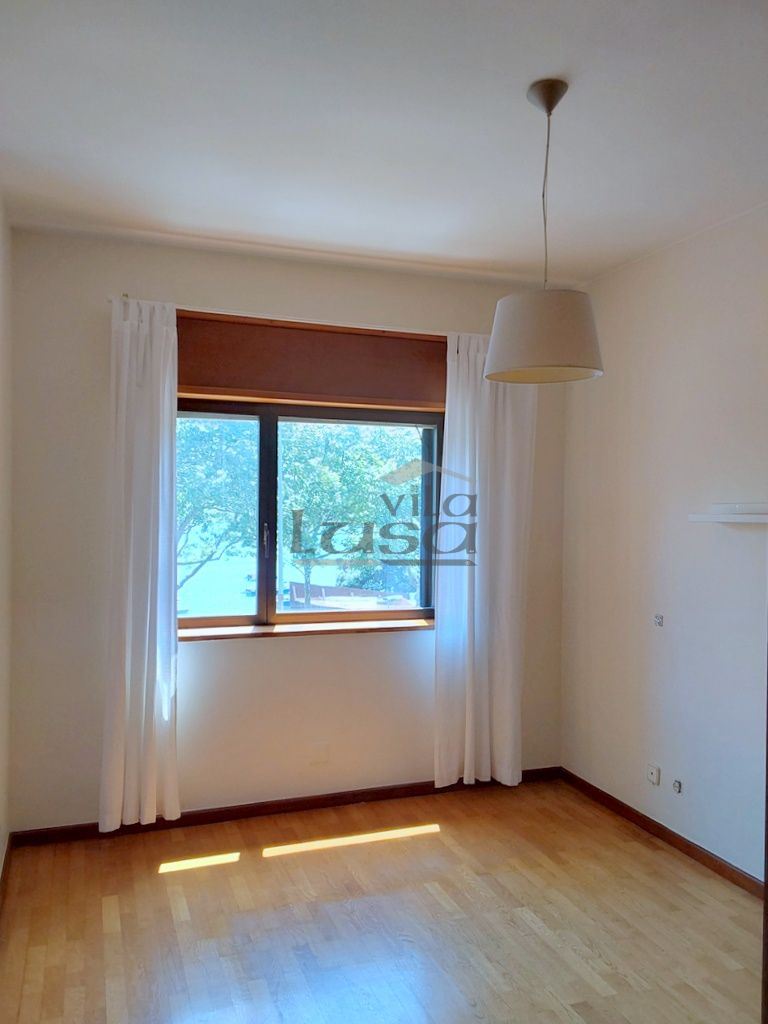 Apartamento T3 para Arrendamento em Aldoar, Foz do Douro e Nevogilde