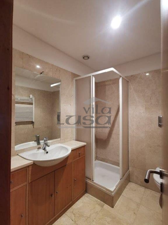 Apartamento T2 para Arrendamento em Pedrouços