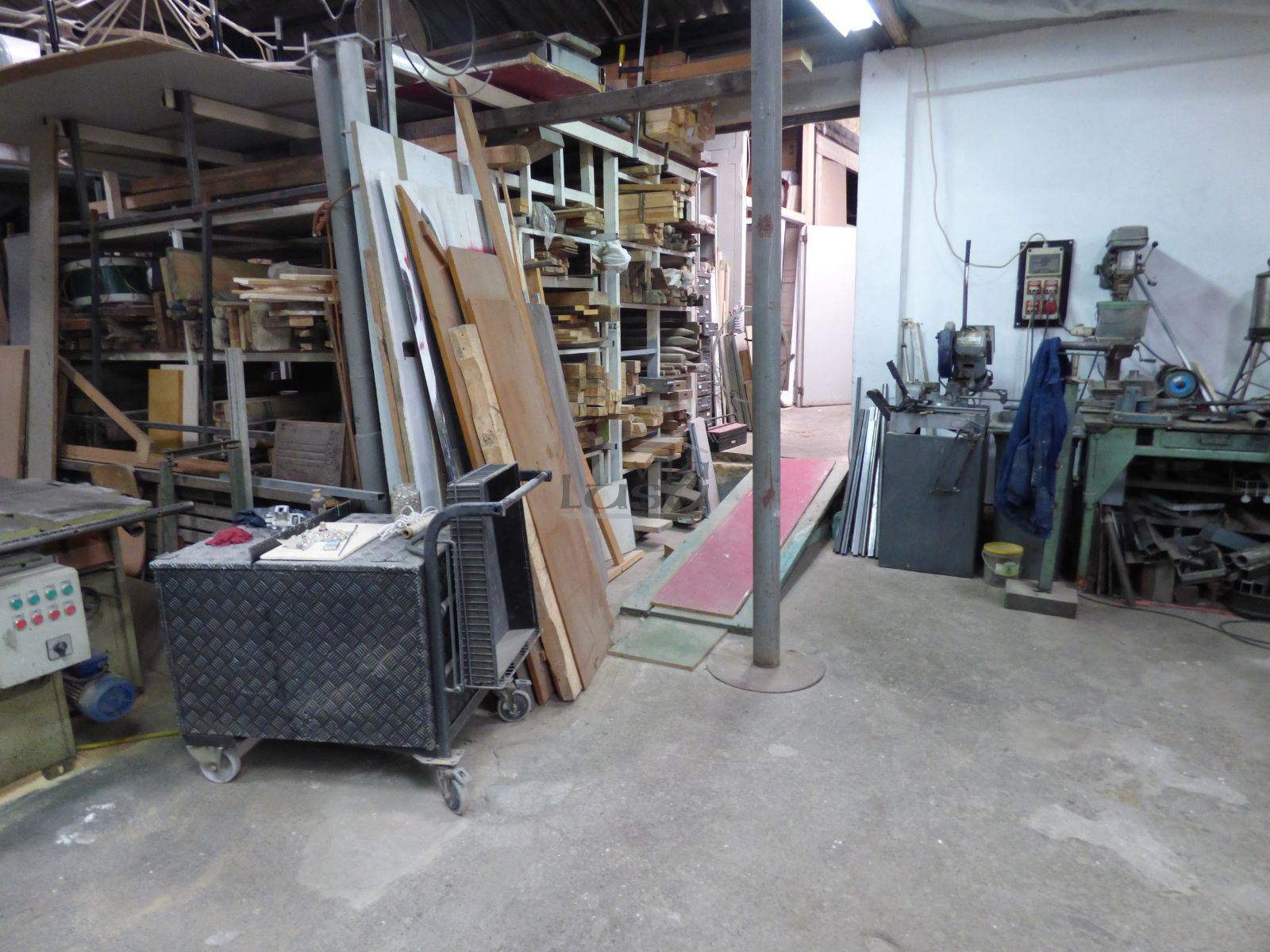 Prédio para Venda em Santa Marinha e São Pedro da Afurada