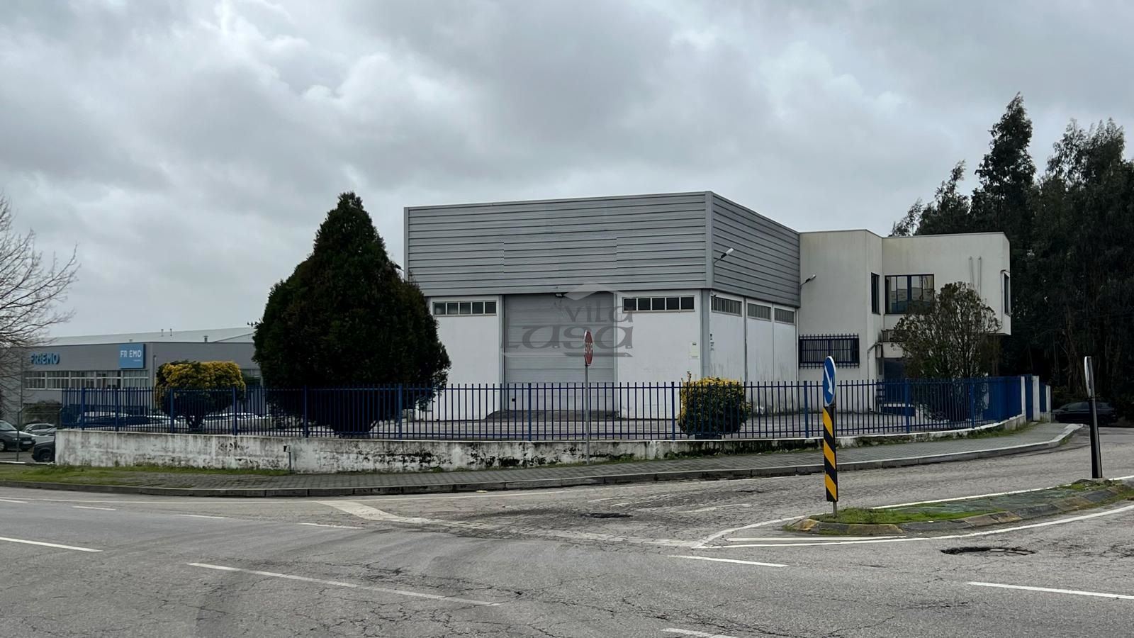 Armazém para Venda em Avintes