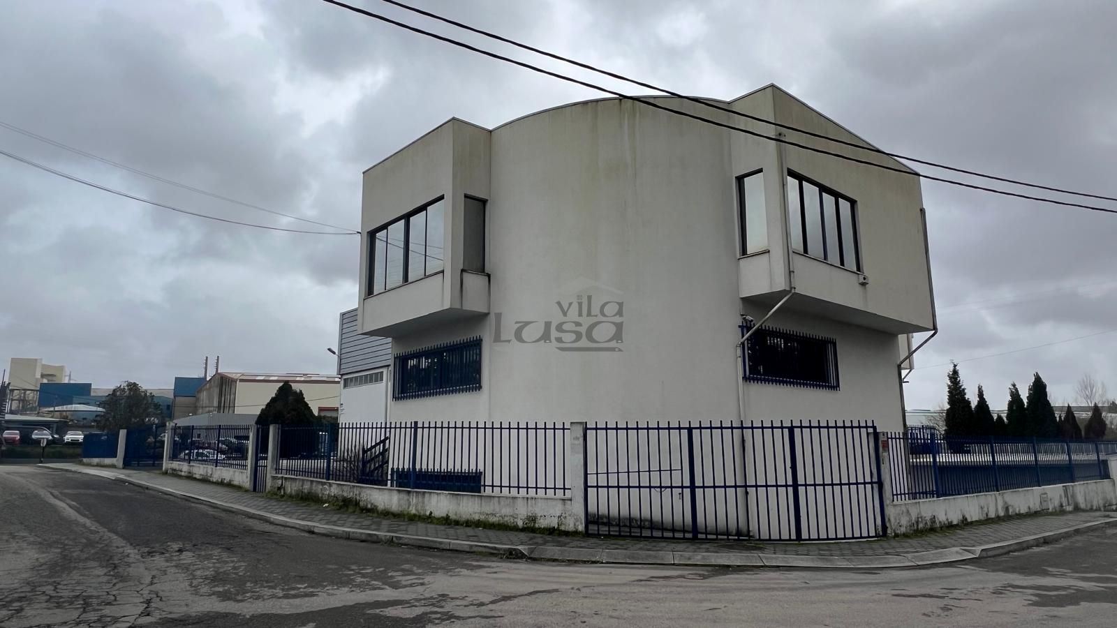 Armazém para Venda em Avintes