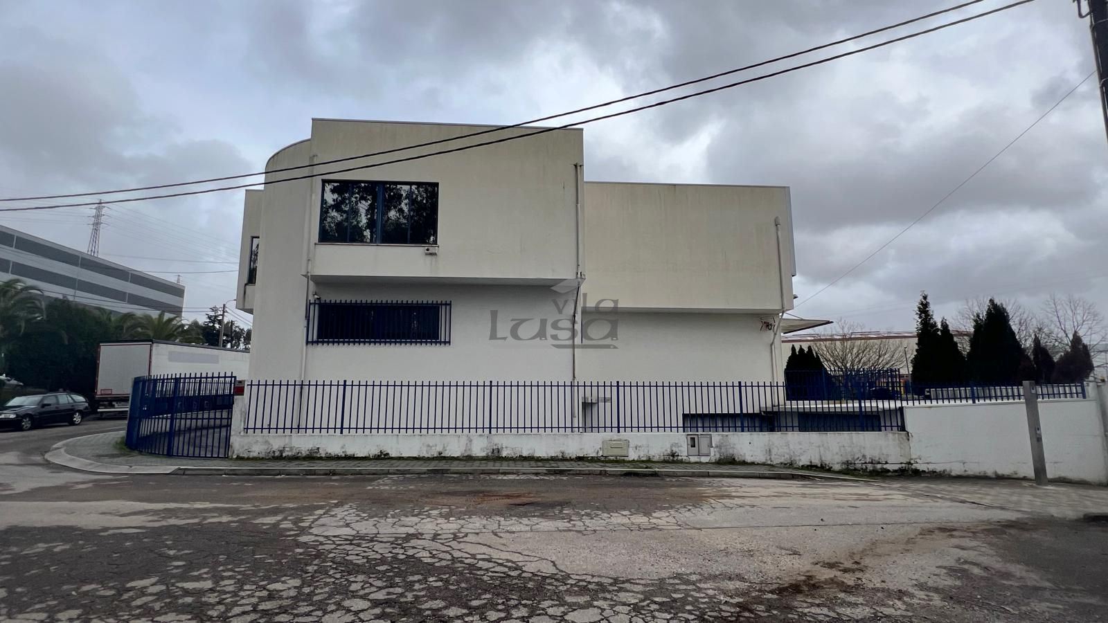 Armazém para Venda em Avintes