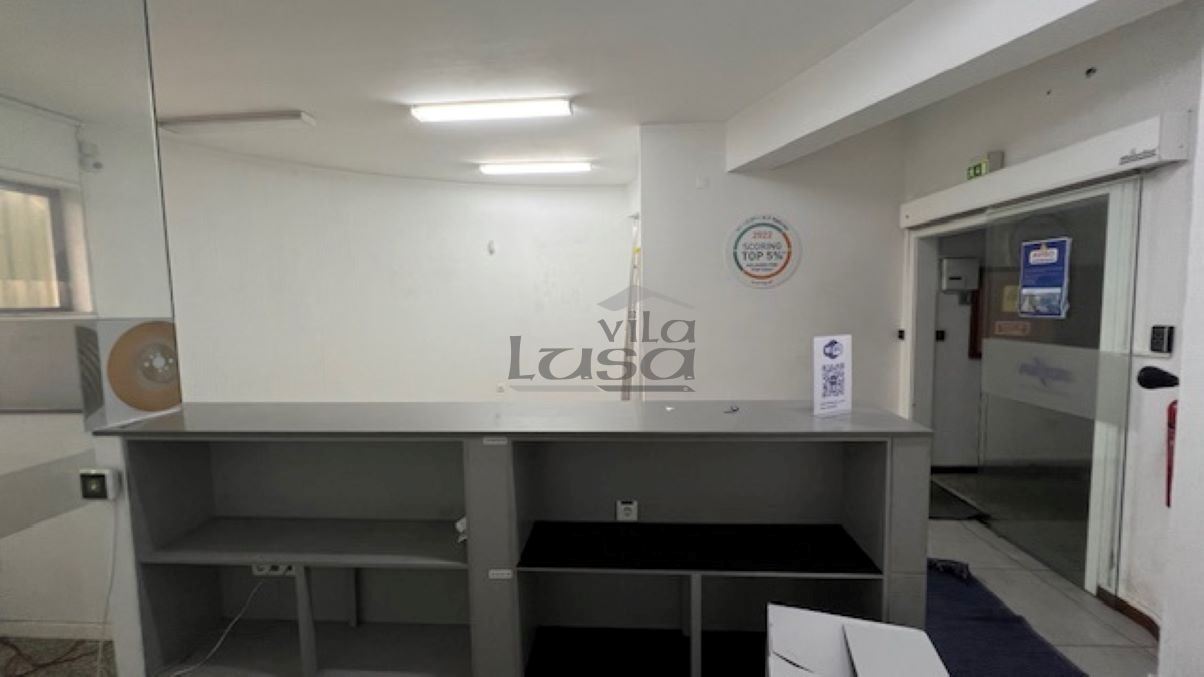 Armazém para Venda em Avintes