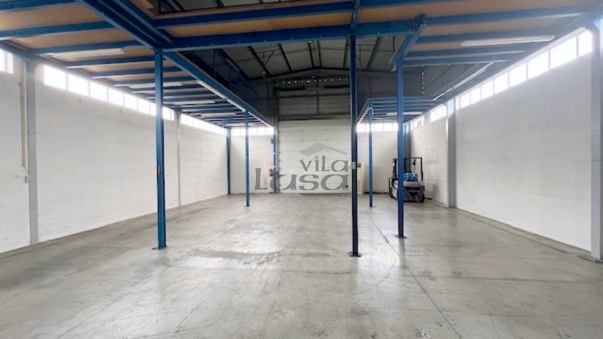 Armazém para Venda em Avintes