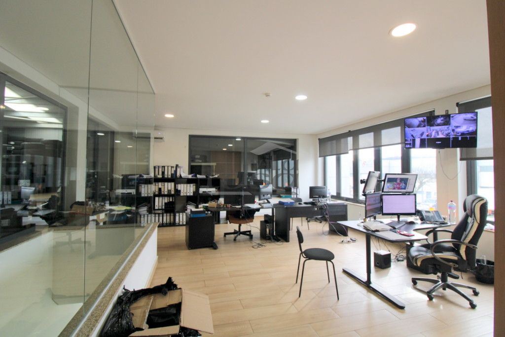 Armazém para Arrendamento em Alfena