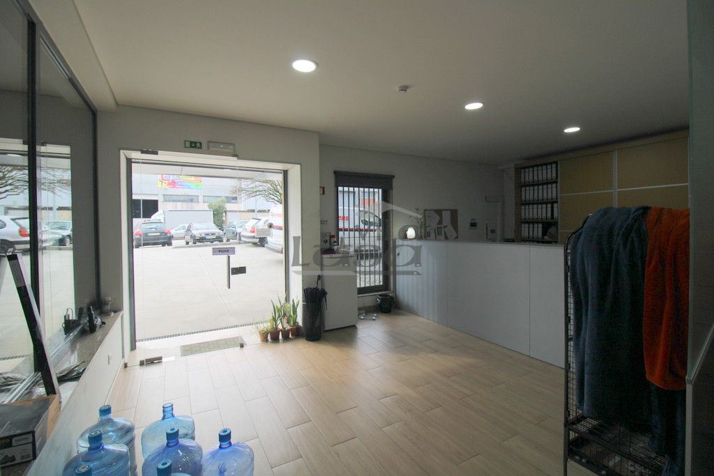 Armazém para Arrendamento em Alfena