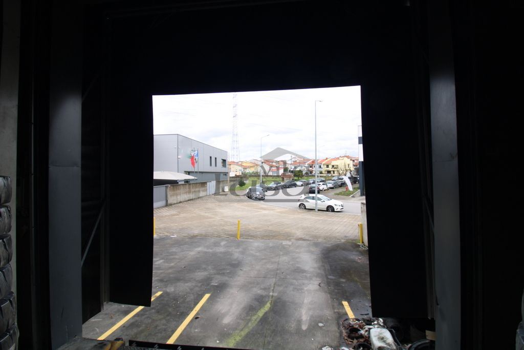 Armazém para Arrendamento em Alfena