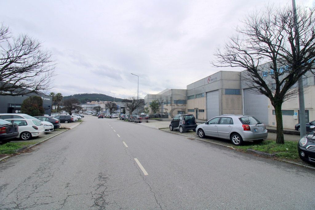 Armazém para Arrendamento em Alfena